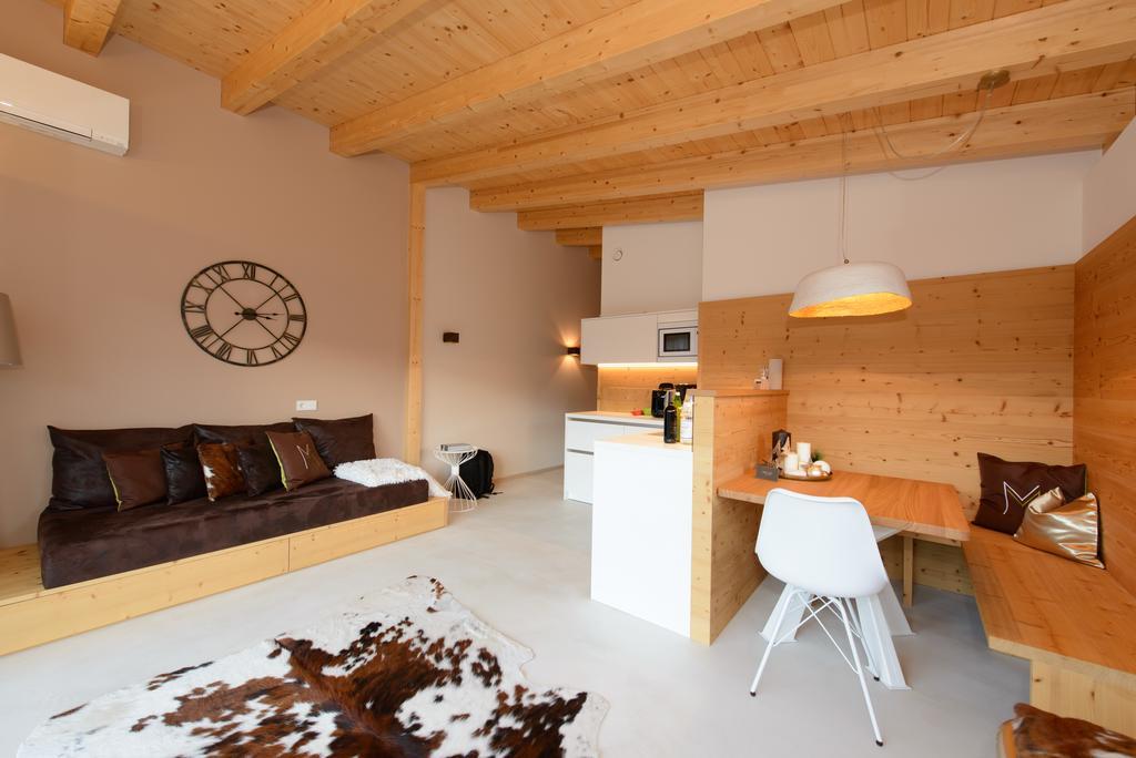 Moar Lodge Postal / Burgstall Buitenkant foto